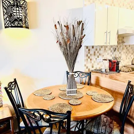 Elegant In Amarilla Golf - Fw 411 * San Miguel de Abona