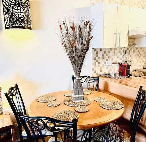 Elegant In Amarilla Golf - Fw 411 * San Miguel de Abona